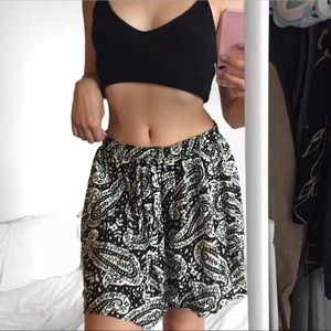 🦓 b&w paisley skirt
